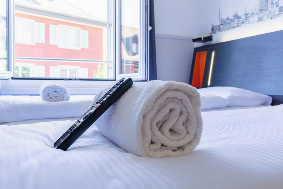 Twin Room, 2 Twin Beds, Non Smoking | Room amenity