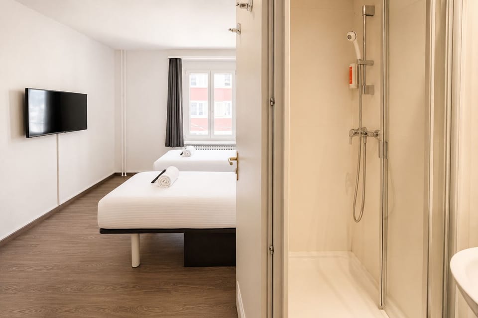 City Twin Room, 2 Twin Beds, Non Smoking | Free WiFi, bed sheets