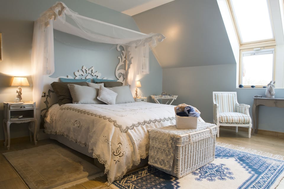 Suite (Argentan) | Individually decorated, individually furnished, blackout drapes