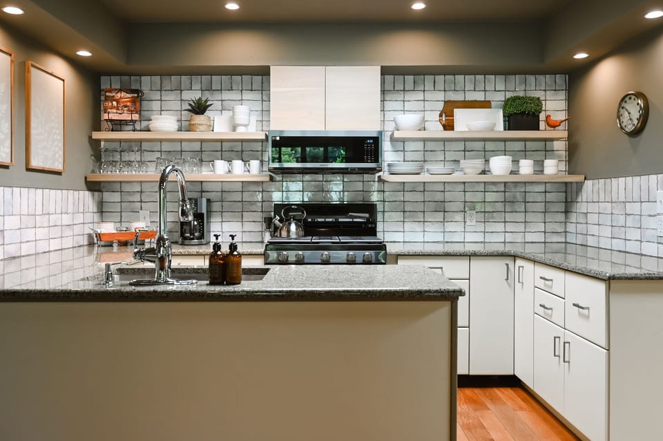 Luxury Loft, Ensuite (Fireside Loft, Non Pet-Friendly) | Private kitchen | Coffee/tea maker