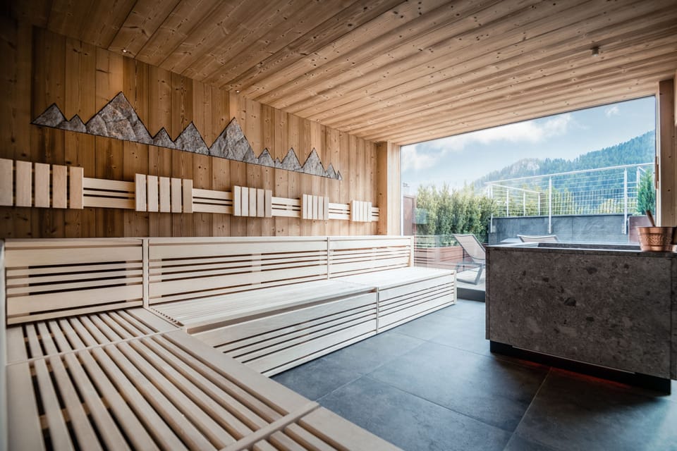 Sauna, hot tub, steam room, body treatments, prenatal massages