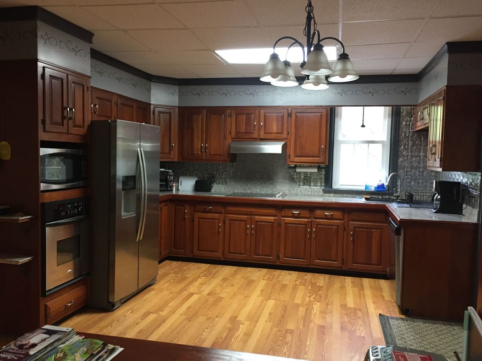 Large kitchen, great for entertaining