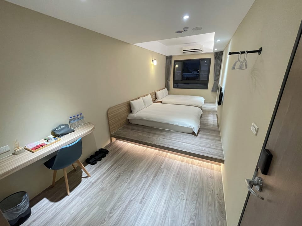 Quadruple Room | Desk, blackout drapes, free WiFi, bed sheets