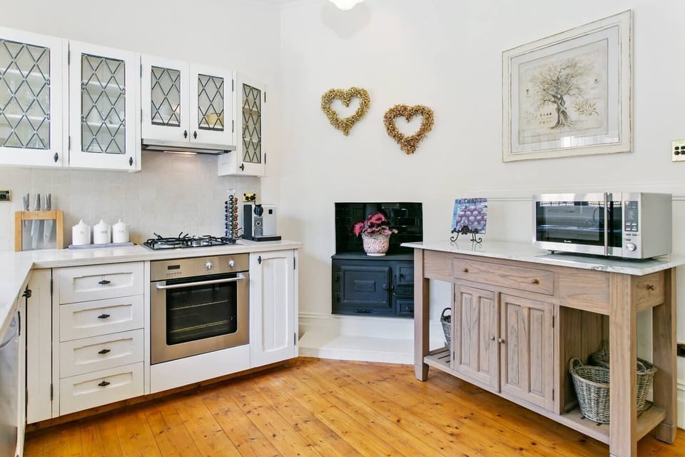 Cottage kitchen