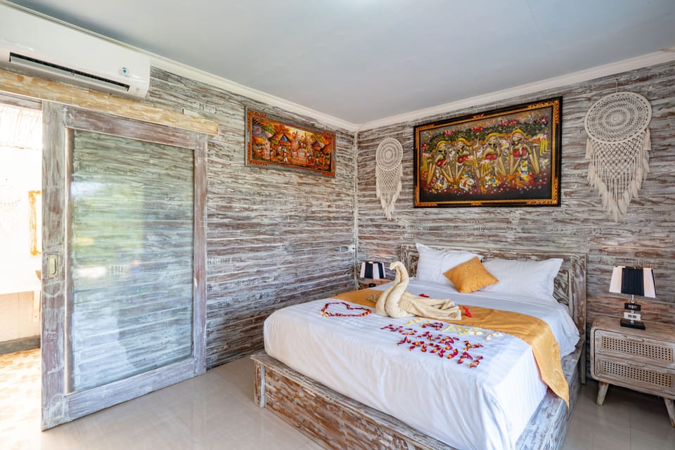 Deluxe Bungalow, 1 Double Bed, Pool View | Desk, soundproofing, free WiFi, bed sheets