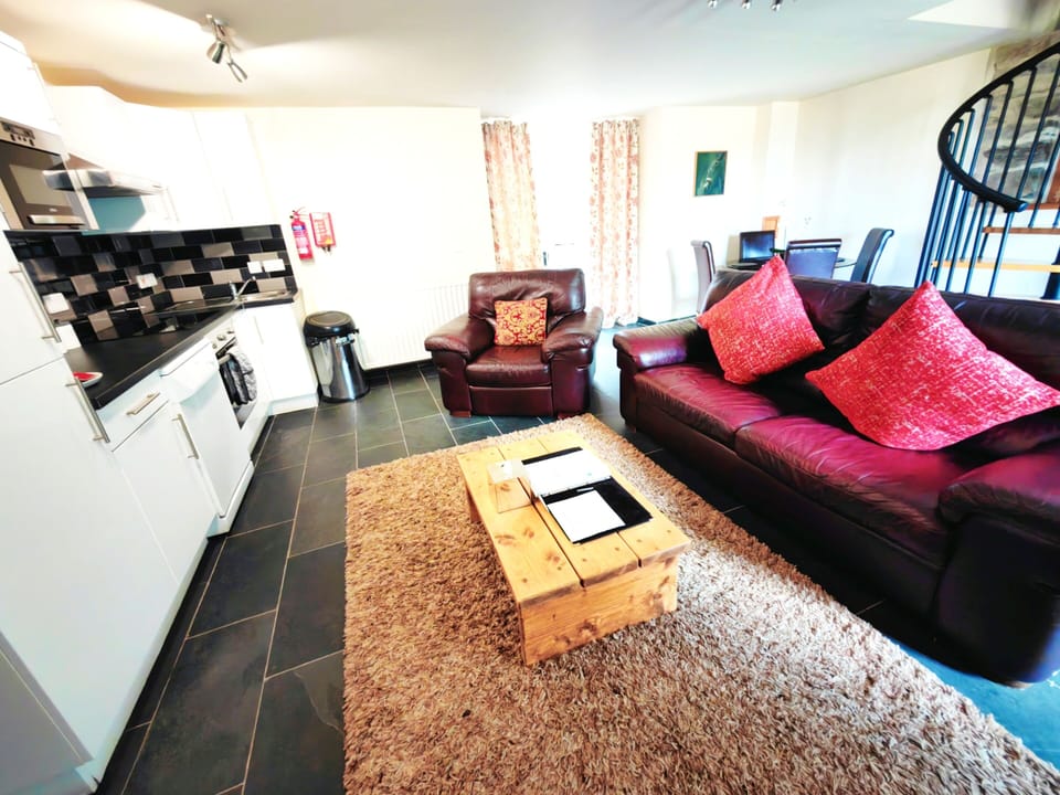 Cottage, Ensuite, Mountain View (One Bedroom) | Private kitchen | Highchair