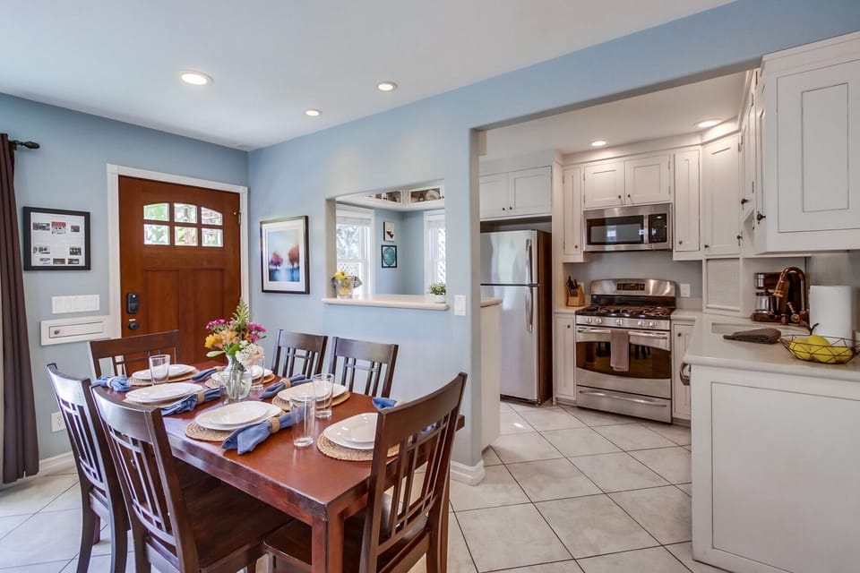 Entry and dining table