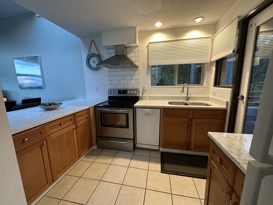 Full sized kitchen with lots of counter space.