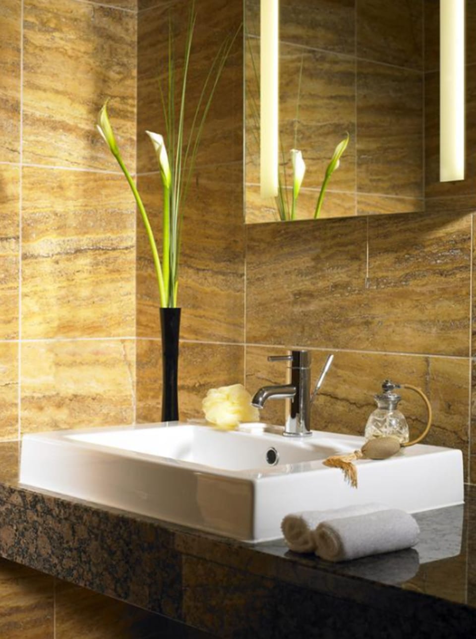 Bathroom sink