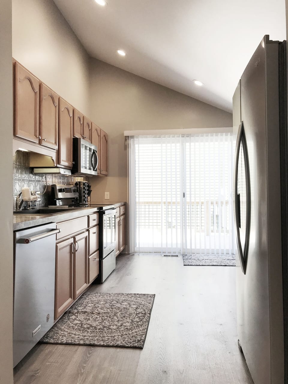 Maple Kitchen w/new cathedral ceilings & Stainless Steel Appliances View 3