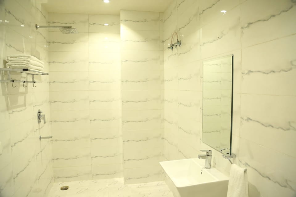 Executive Suite | Bathroom