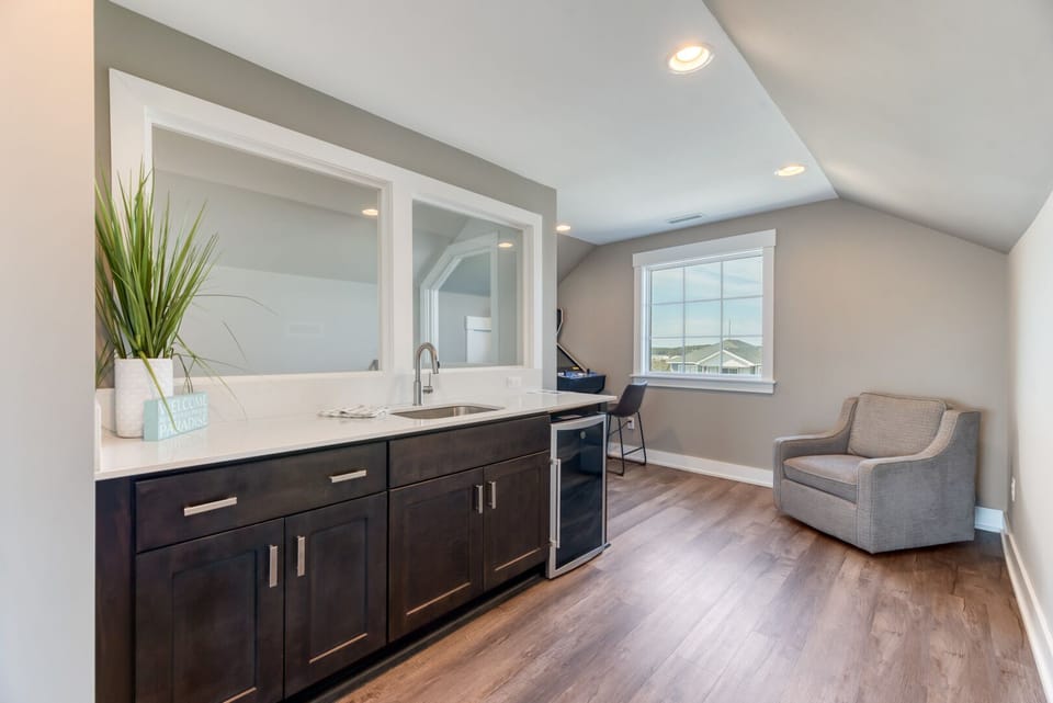 Wet Bar in Loft on Fourth Level