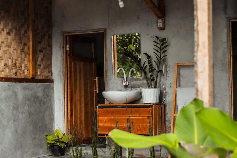 Bathroom sink