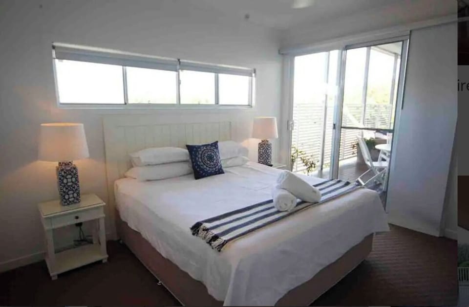 Main Bedroom - Queen