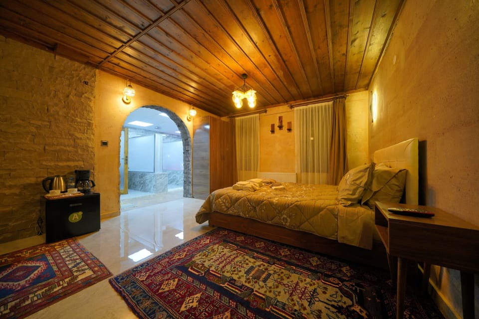 Royal Double Room | Minibar, desk, laptop workspace, blackout drapes