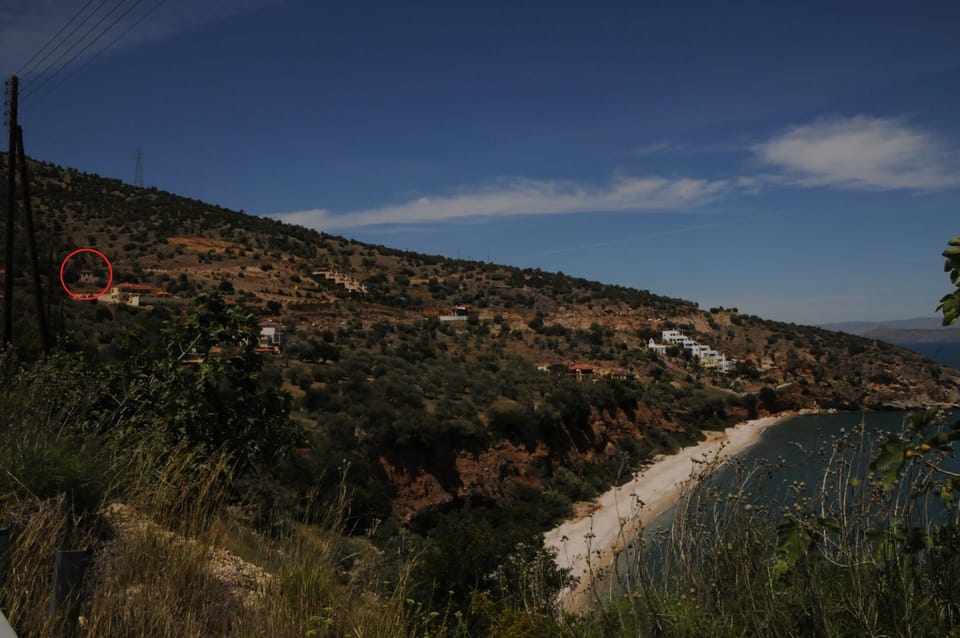 location of the house compared to the beach