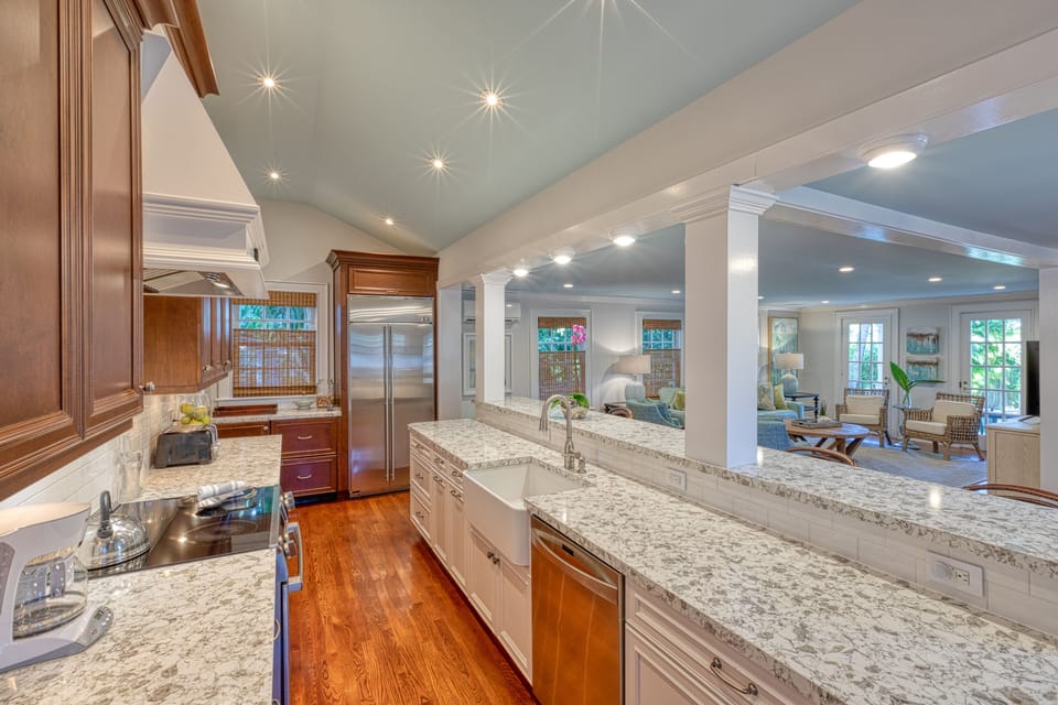 Updated and fully equipped kitchen