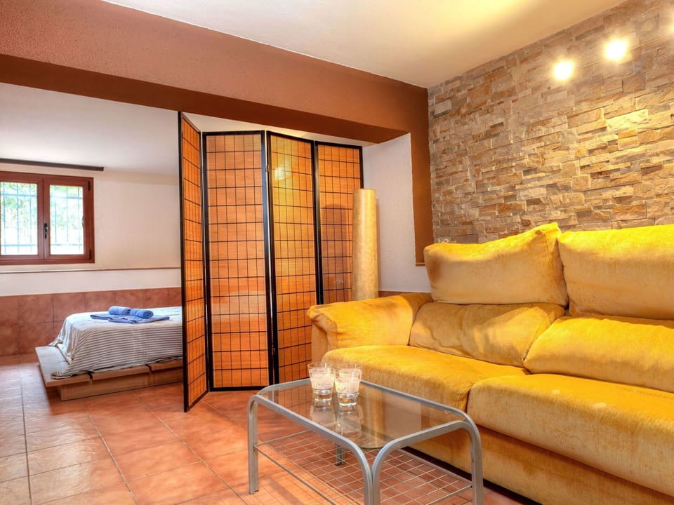 Room, Furniture, Interior Design, Property, Living Room, Wall, Yellow, Building, Floor, Real Estate