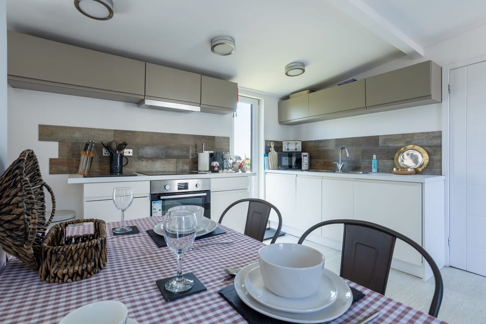 Bryn Bach - Kitchen