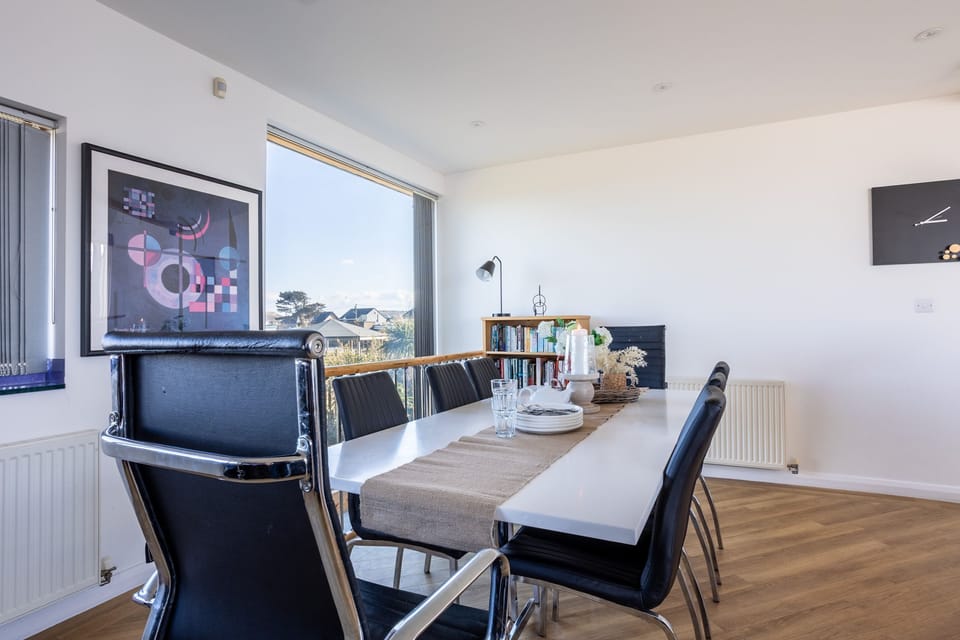 Minstrel Lodge Kitchen Table - Rhosneigr