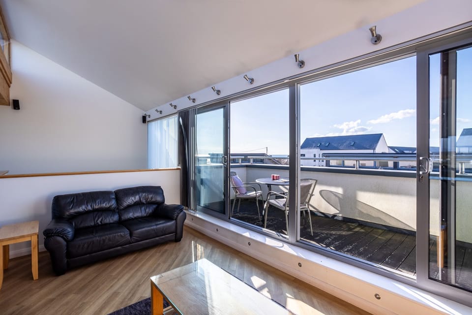 Minstrel Lodge Balcony - Rhosneigr