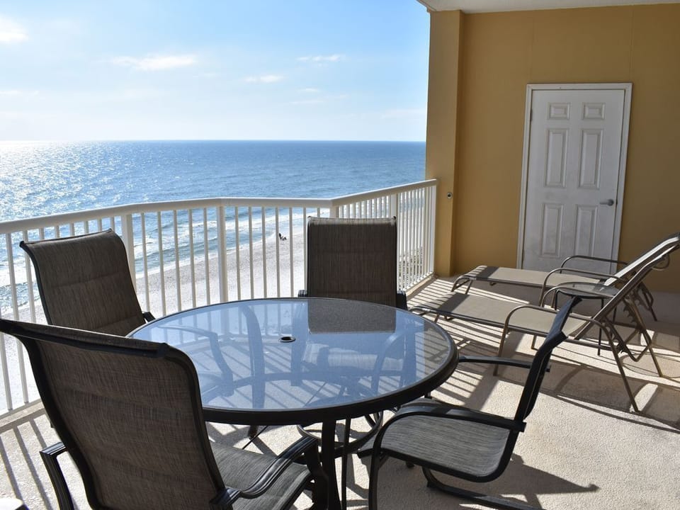 Large Corner Balcony