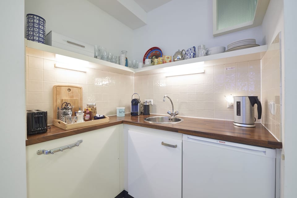 Cosy Kitchenette, perfect place to prepare yourself a nice cup of coffee or tea