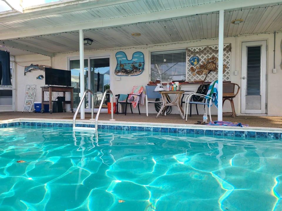 My favorite place. Smart TV. Heated pool. Relax