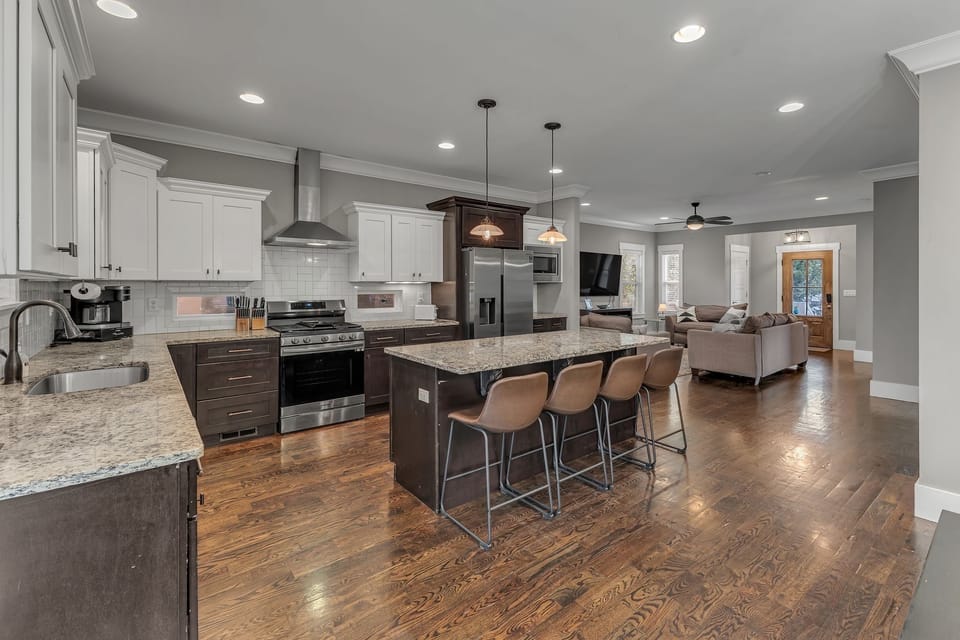 Modern Open Floor Plan with Upscale furnishings and decor