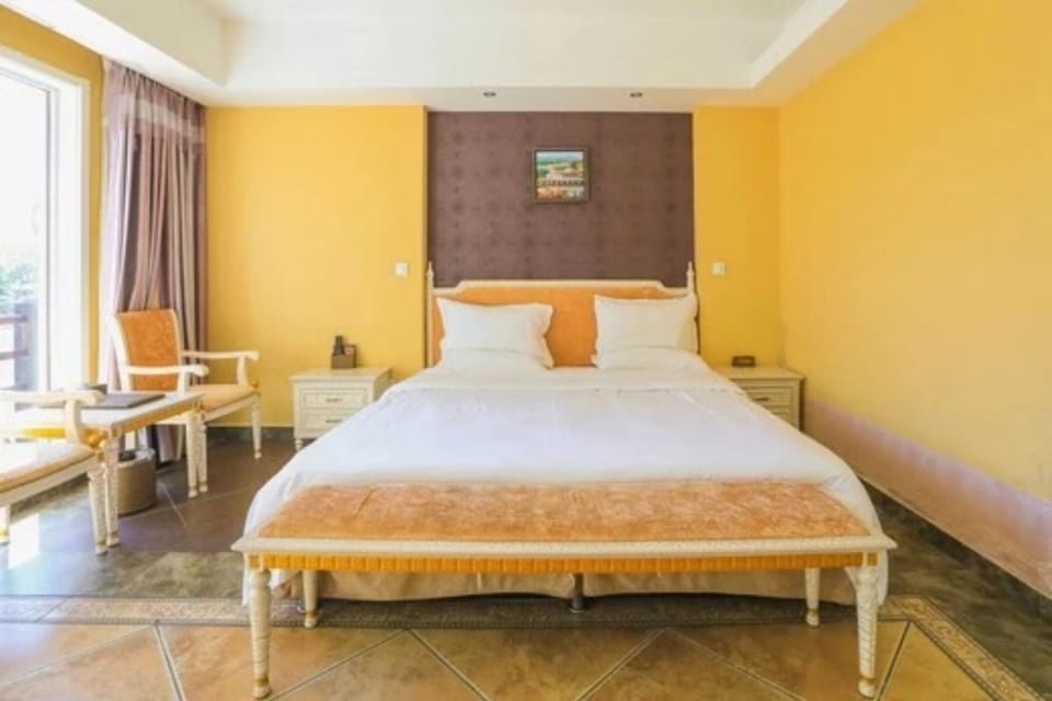 Classic Room, River View | Desk, blackout drapes, WiFi (free), bed sheets
