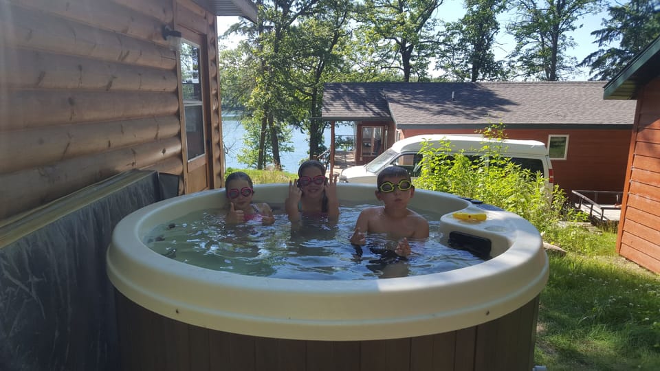 Outdoor spa tub