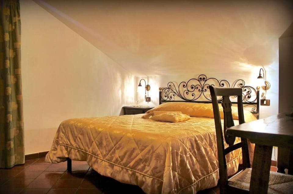 Double or Twin Room, Mezzanine | In-room safe, free WiFi, bed sheets