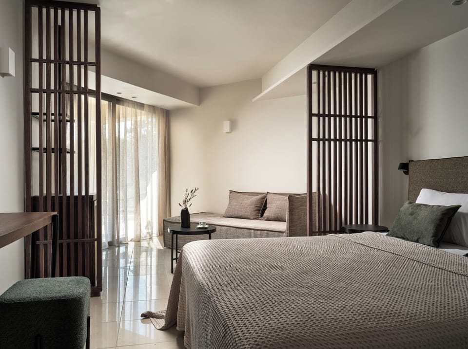 Deluxe Double or Twin Room | Premium bedding, blackout drapes, iron/ironing board, free WiFi