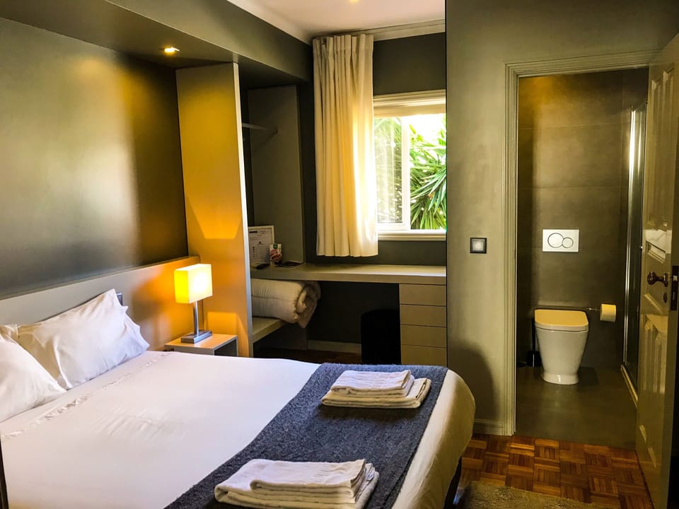 Desk, cribs/infant beds, free WiFi, bed sheets