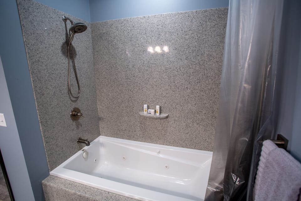 Jacuzzi Tub in master bathroom