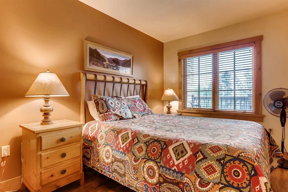 Condo (8616_Expedition_Station) | 1 bedroom, free WiFi, alarm clocks