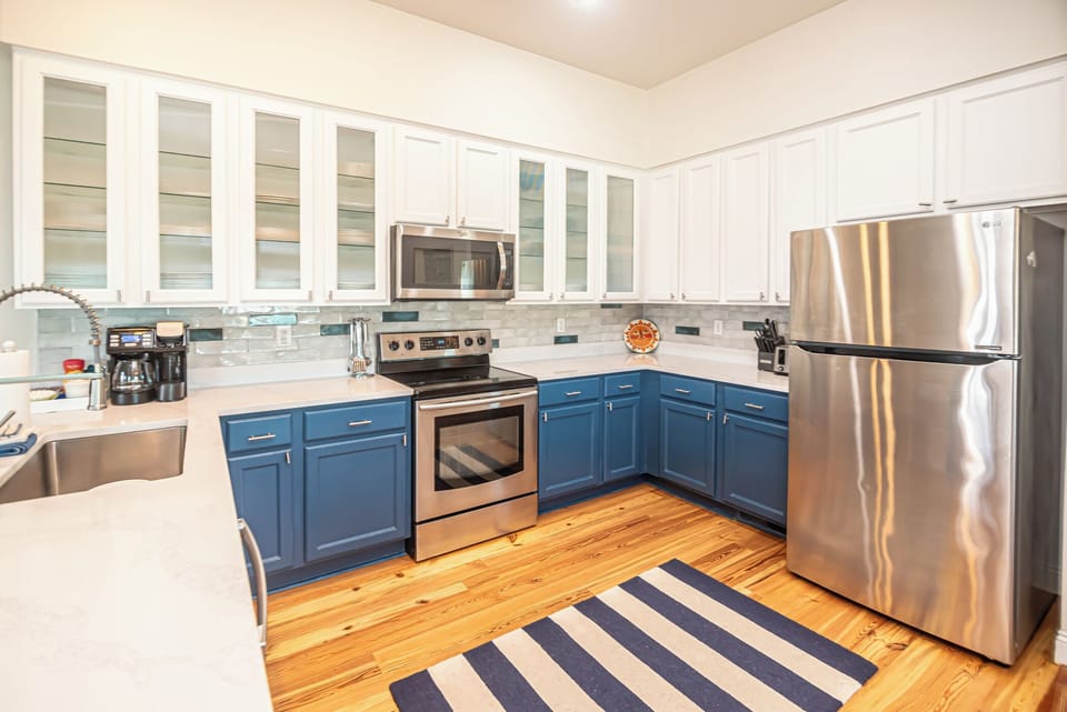 Remodeled kitchen w/breakfast bar, Our reviews love it's so well stocked