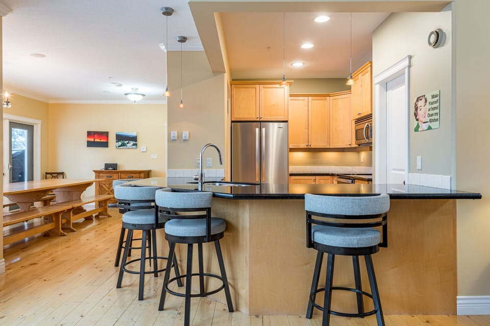 Fully Equipped Modern Kitchen
