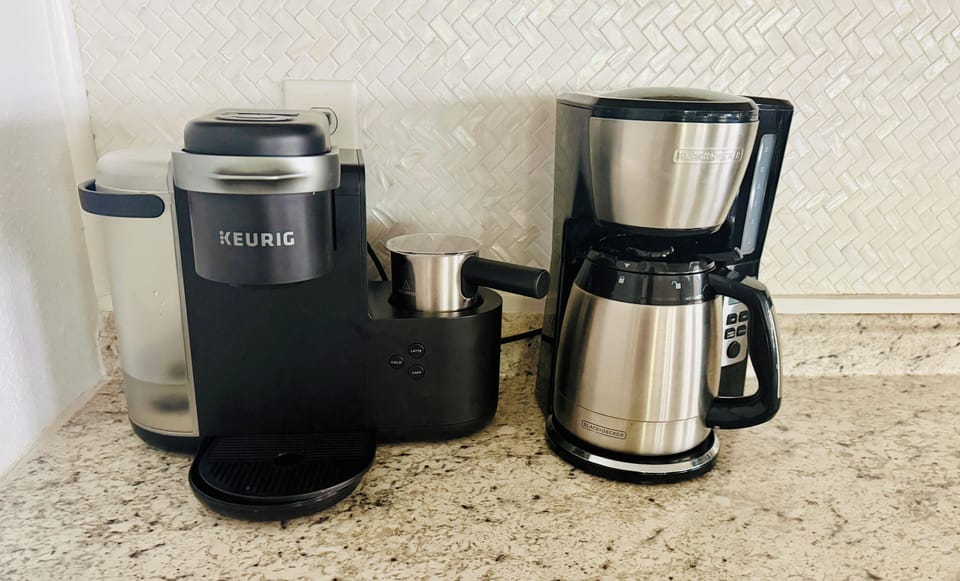 Drip coffee machine & Keurig with milk frother . We provide started Keurig pods