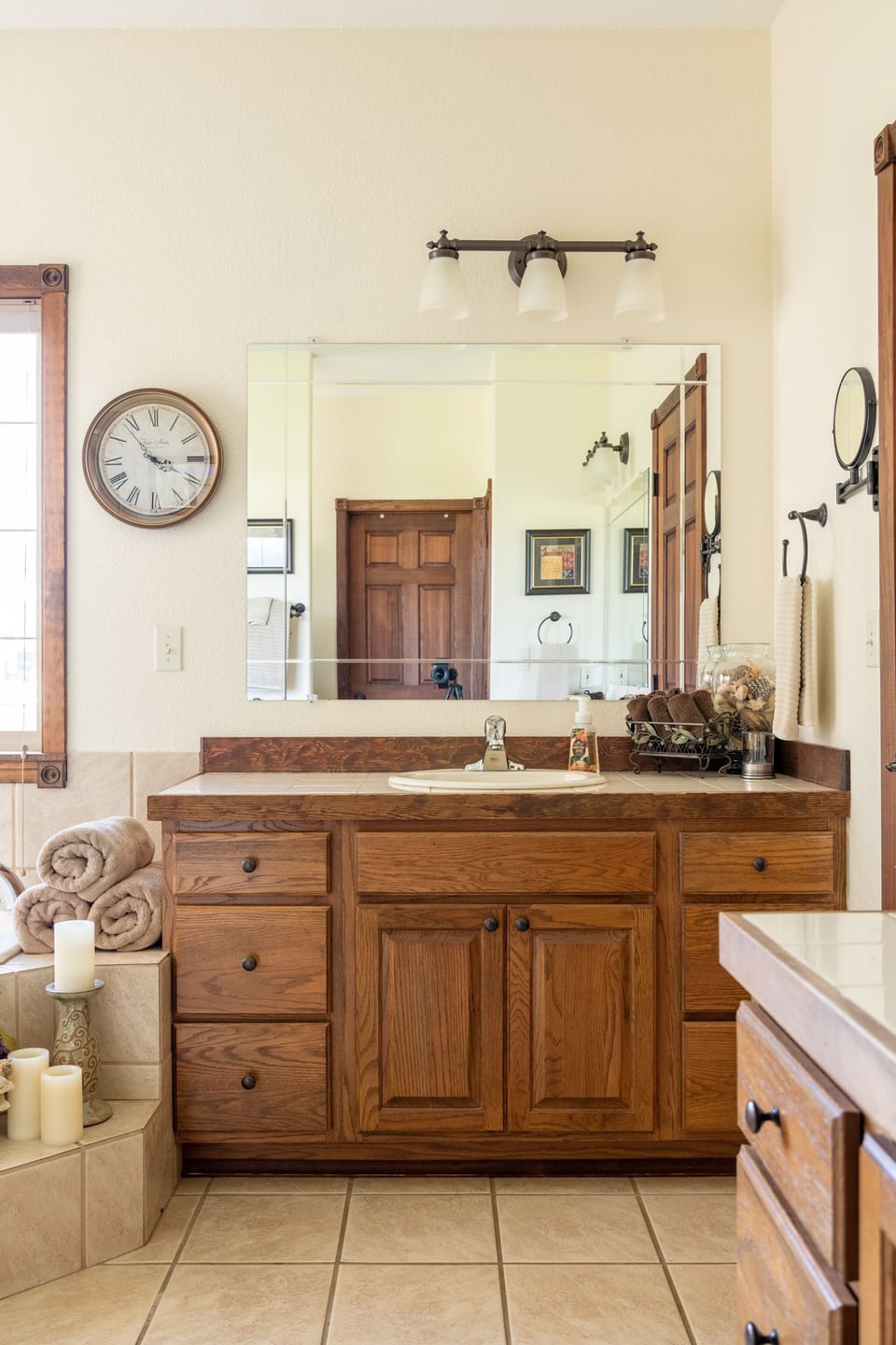Spacious master ensuite features double vanities, Jacuzzi tub & separate shower.