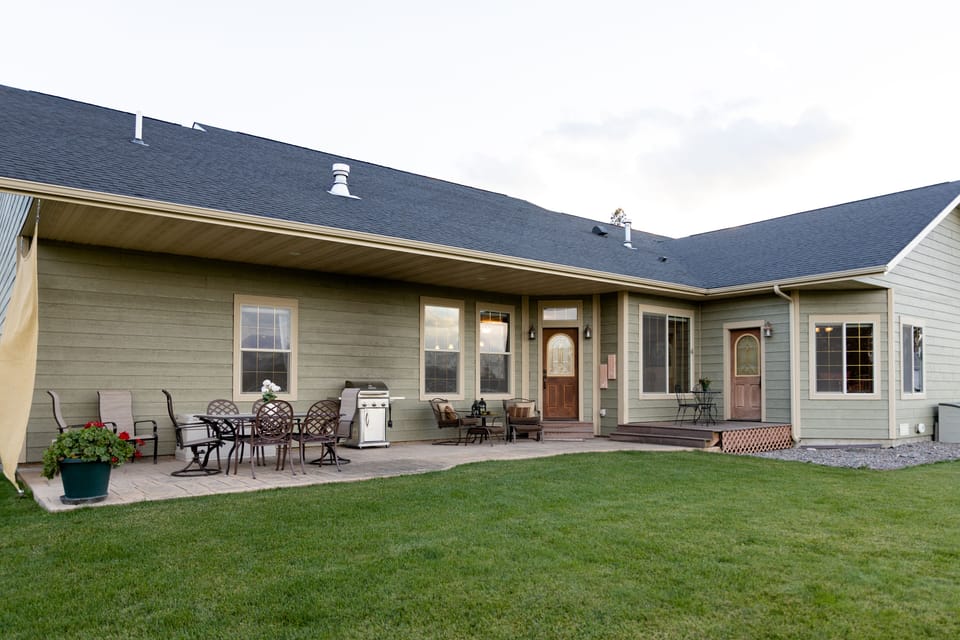 Panoramic Mountain Views can be had from the Patio.   Enjoy the sunset or a BBQ!