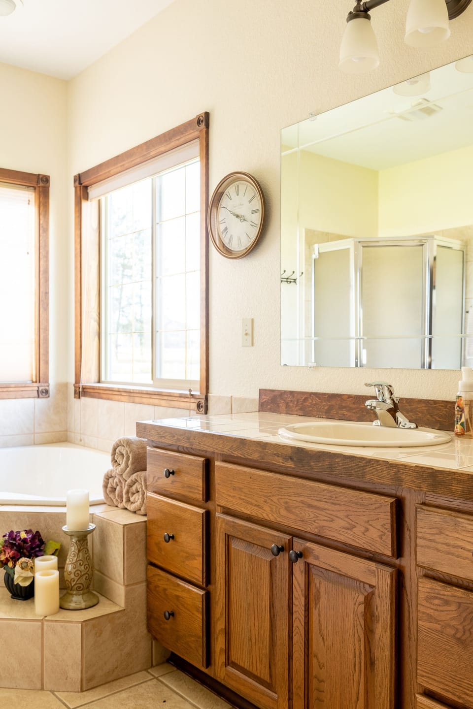 Spacious master ensuite features double vanities, Jacuzzi tub & separate shower.