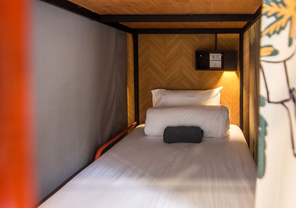 Free WiFi, bed sheets