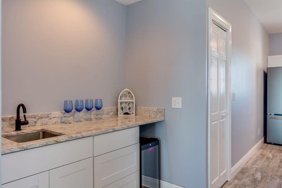 SP2B: Just Beachy | Top Level Dining Area Wet Bar