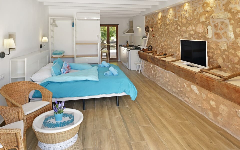Comfort Studio, Accessible, Non Smoking | 1 bedroom, premium bedding, individually decorated