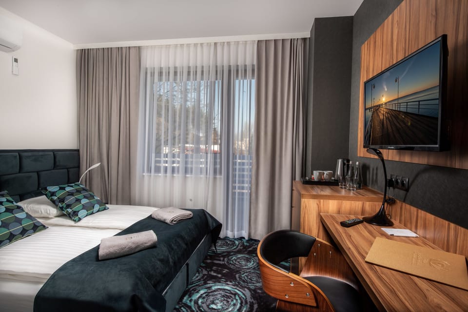 Classic Double or Twin Room | Premium bedding, memory foam beds, in-room safe, desk
