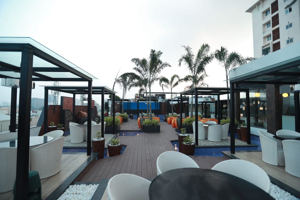 Poolside bar