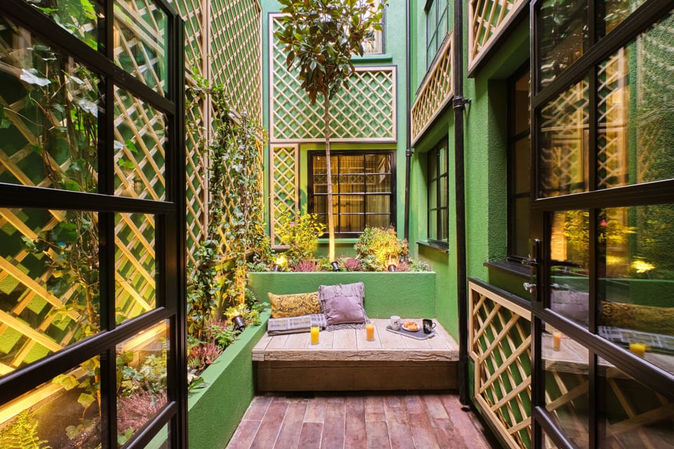 Feature Courtyard | Terrace/patio