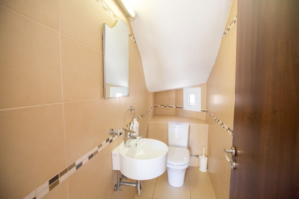 Ground Floor WC