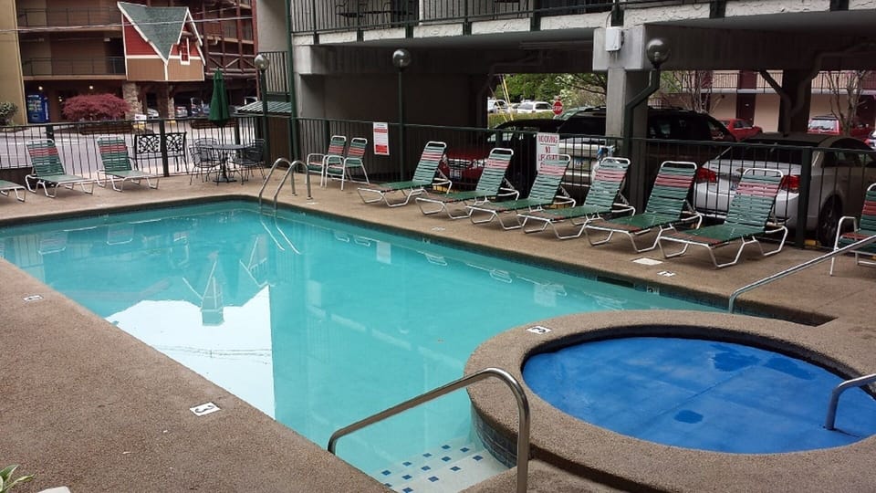 Out door pool (hot tub no longer available!)